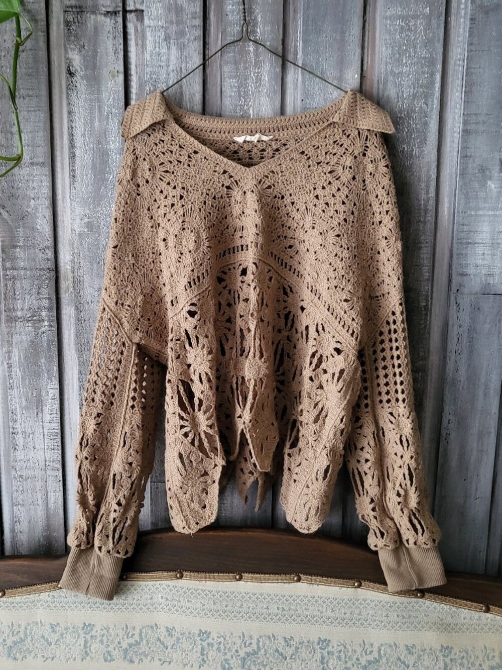 Solitaire Brown Crochet Knit Long Sleeve V-Neck Collared Sweater Size XL